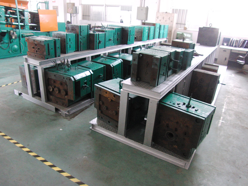 模具区2.JPG